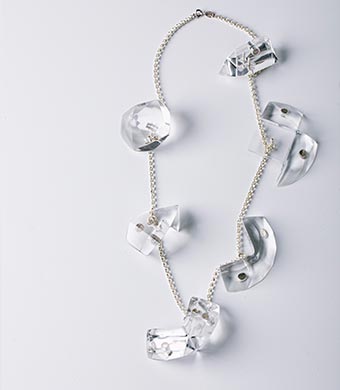 Sliding on the Edge - Diamond necklace