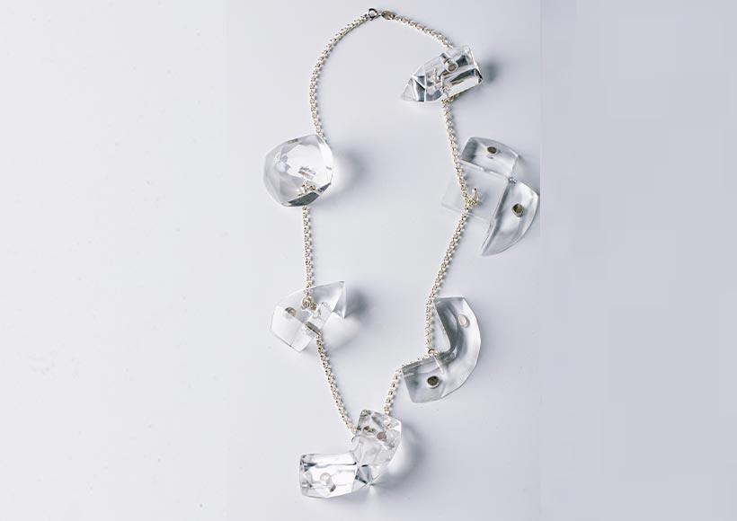 Sliding on the Edge - Diamond necklace